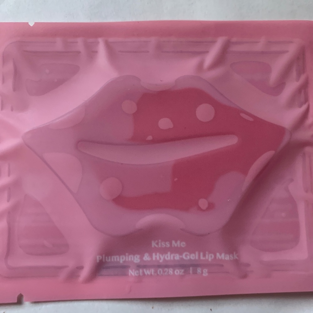 Kiss Me Plumping & Hydra-Gel Lip Mask